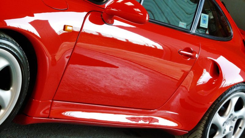 Door, rear arch and Cup wheel of the polished Porsche 993 Carrera 4S