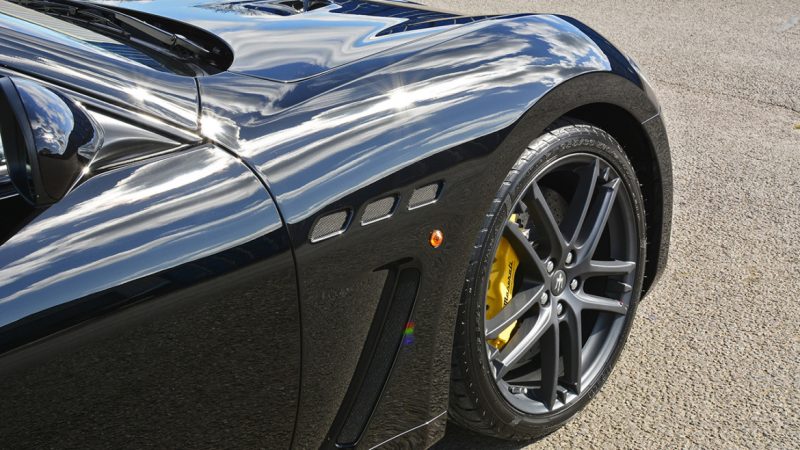 Front wing and wheel of the Maserati GranTurismo MC Stradale after paint correction
