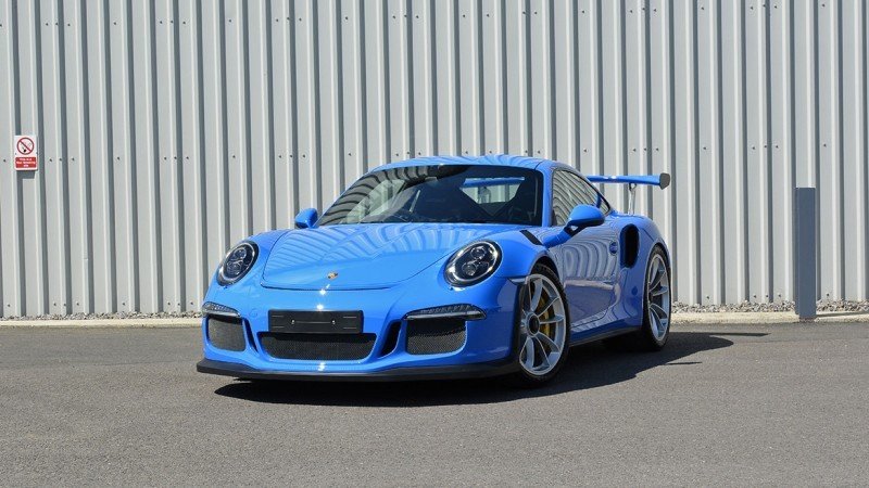 Head on view of the finished Voodoo Blue Porsche 991 GT3 RS