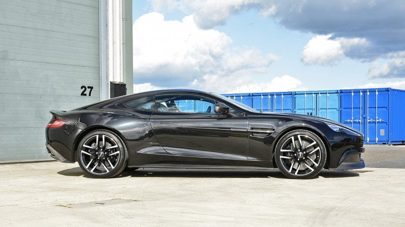 Rear three-quarter of the Vanquish Carbon Edition in daylight