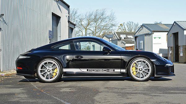 Porsche 911 R - New Car Detail