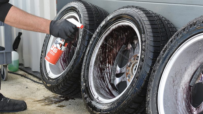 All four Z3 wheels removed from the car and cleaned on both faces