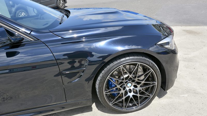 Gloss in the BMW M3 F80 wing and bonnet after a two-stage machine polish